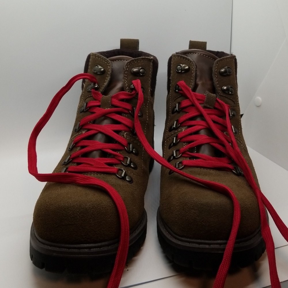 NWOT-Woolrich Pack Boot
